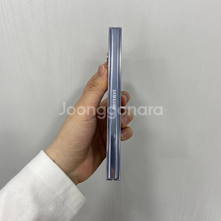 81519 갤럭시Z폴드5 512기가 블루 공기계 팝니다...--9