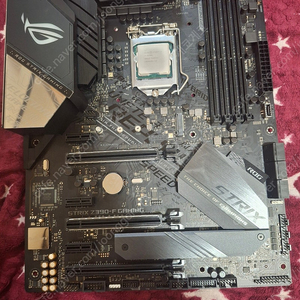 i7 9700k + z390-f strix