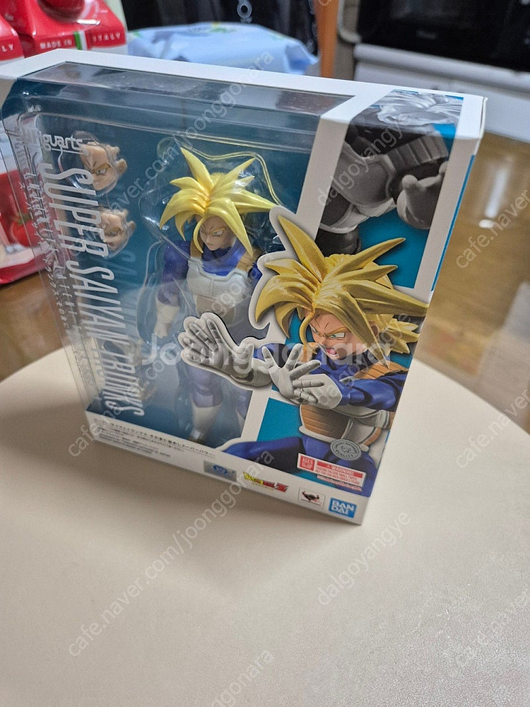 SHF 드래곤볼 슈퍼사이아인 트랭크스팝니다.--0