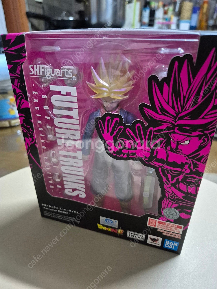 SHF 드래곤볼 슈퍼사이아인 트랭크스팝니다.--2
