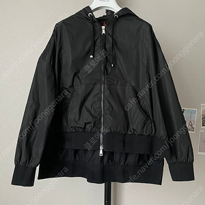 (정품)몽클레어(moncler)후드 언발란스 블랙 바람막이 사이즈1