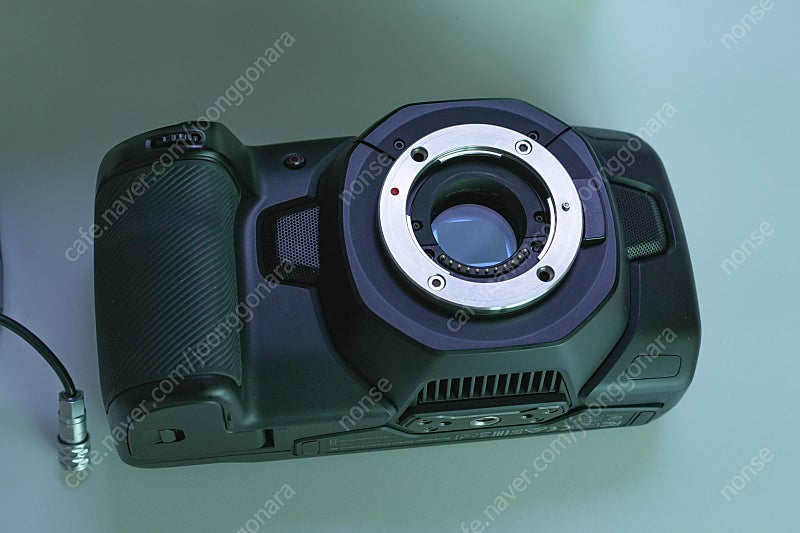 블랙매직 카메라 BMPCC 4k 판매합니다.--4