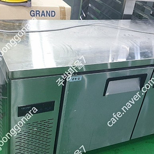 그랜드우성1500간냉식테이블냉동냉장고GWFM-150FT냉동1칸냉장1칸 간냉식입니다