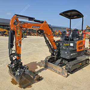 두산 DX17Z 7 2024년식 신차 가동133시간 버켓3종 1.7톤급 미니 중고굴삭기 미니017