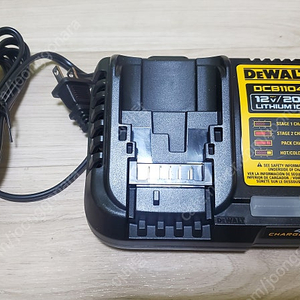 디월트 충전기 DCB1102 DCB1104 판매합니다 (미국110V)