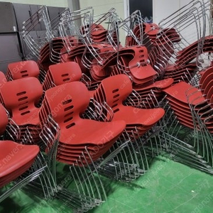 퍼시스 CH0008 퍼시스 프레고 중고의자 수량: 60EA 규격: 510×530×415( 810) 가격 : 3만(VAT 별도) * 공간활용 적층가능한 의자 입니다