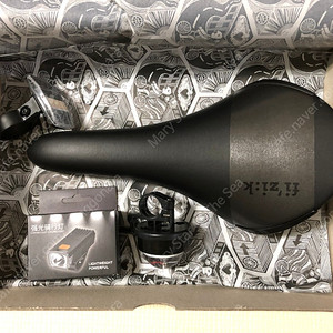 미사용 Fizik Aliante R7 안장 + 악세사리