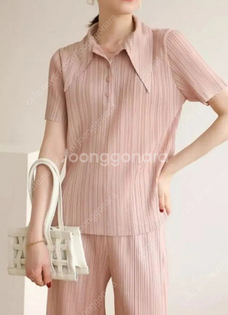 수입 플리츠 크림컬러 빅카라 상의 (새옷)--0