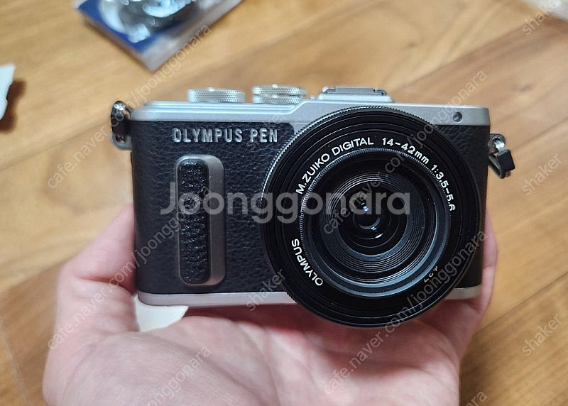 올림푸스 E-pl8--0