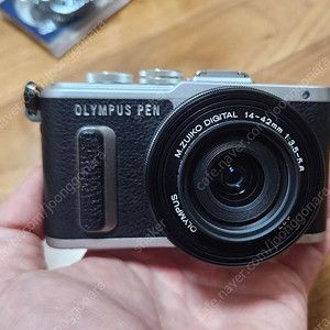 올림푸스 E-pl8