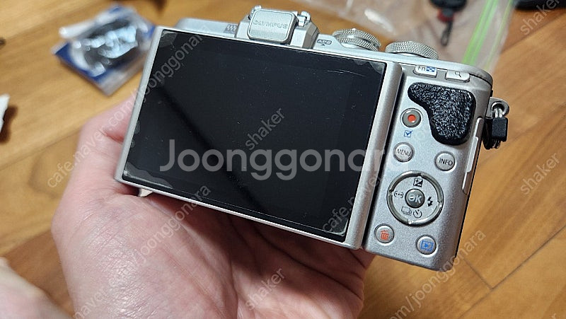 올림푸스 E-pl8--2