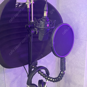 노이만 Neumann TLM103 블랙 마이크 판매 합니다. (쇼크마운트, 케이스 포함)