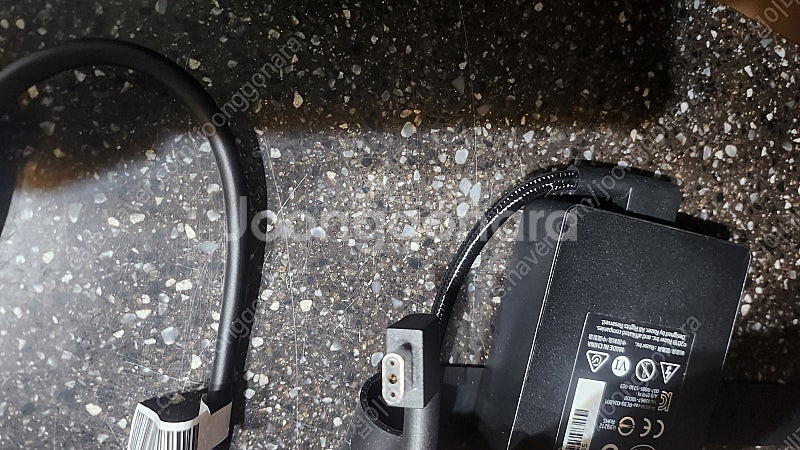 레이저 노트북용 230W 충전기 팝니다--2