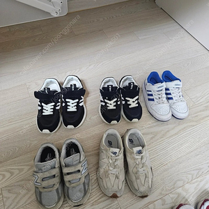 나이키, 뉴발란스, 아디다스, 반스 키즈 에어리프트 운동화 신발 등