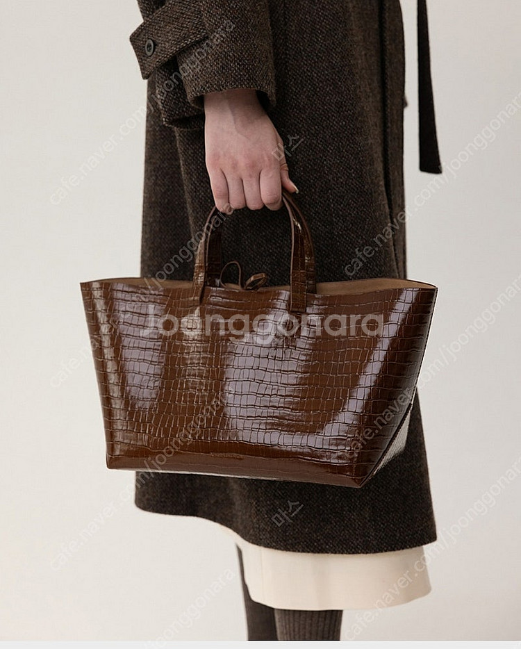 킨더살몬 밀라백 mila croco bag--1
