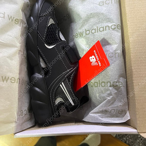 뉴발란스 프리들 블랙 220size (새상품)