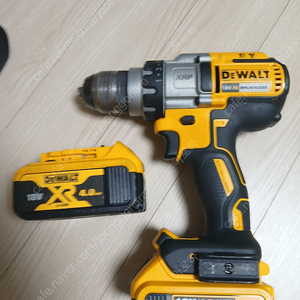 디월트 전동드릴DCD991