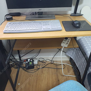 1인용 컴퓨터 책상과 메쉬 의자 무료 나눔합니다