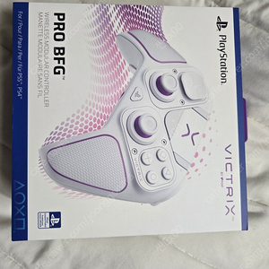 VICTRIX PRO BFG PS용 화이트 판매합니다.