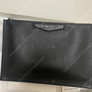 지방시 클러치