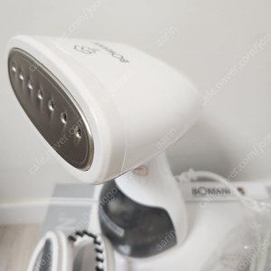 보만 핸디형 스팀 다리미입니다 - 모델명: DB8231 - 소비전력: 1200W - 예열시간: 35초 - 물탱크 용량: 200ml - 연속분사시간: 10분 - 무게: 0.7kg