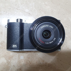 삼성 nx3000 + 20mm 2.8 단렌즈 판매합니다.