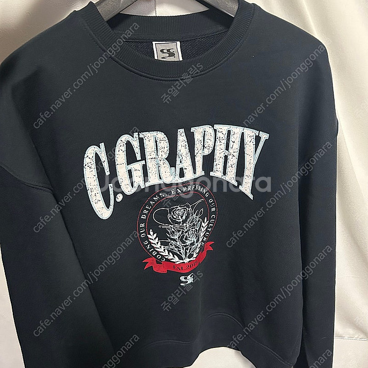 코드그라피 로즈엠블럼 맨투맨 스웻셔츠 판매--4