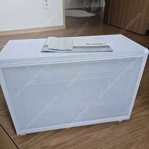 리안리 A3-MATX 화이트 케이스 팝니다.(우드x)