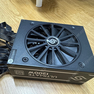 수트마스터 Ultimate 1200W 80PLUS PLATINUM 파워 판매