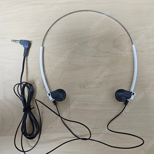 소니 버터컬 이어헤드폰 MDR-W30 입니다.