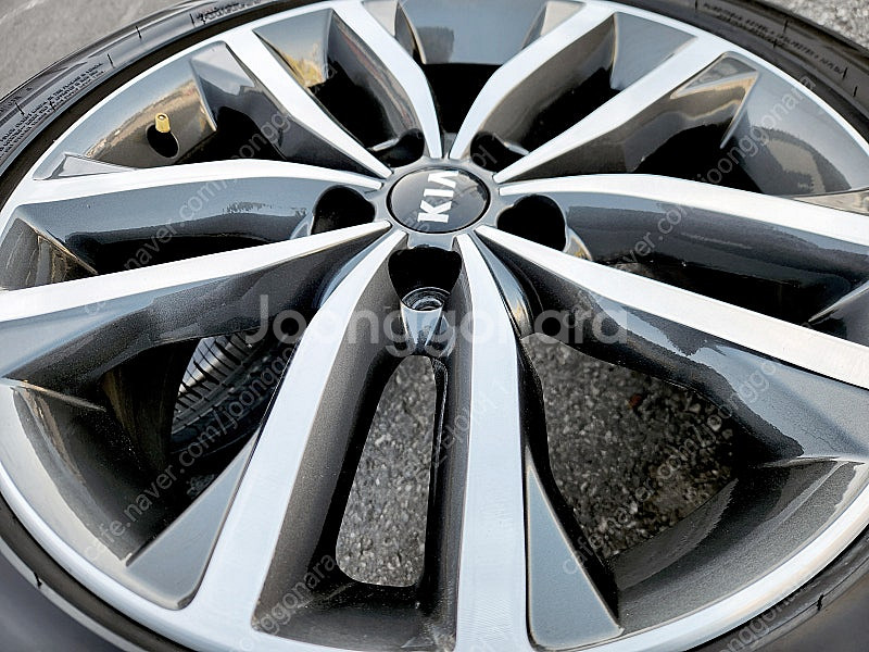 [판매] 기아 K5 페리 18인치 순정휠 타이어 세트 팝니다. 235 45 18--5