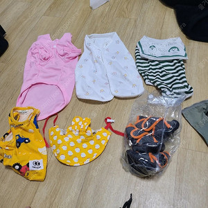 애견옷강아지옷옷총4장에모자새신발다포함