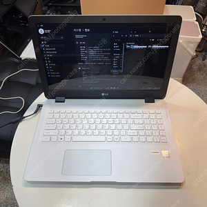 LG 울트라 PC 노트북 화이트 15u470 gr3nk
