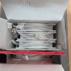 Arctic p12 argb 화이트 팬 4개 팝니다