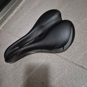 자전거 안장 팝니다