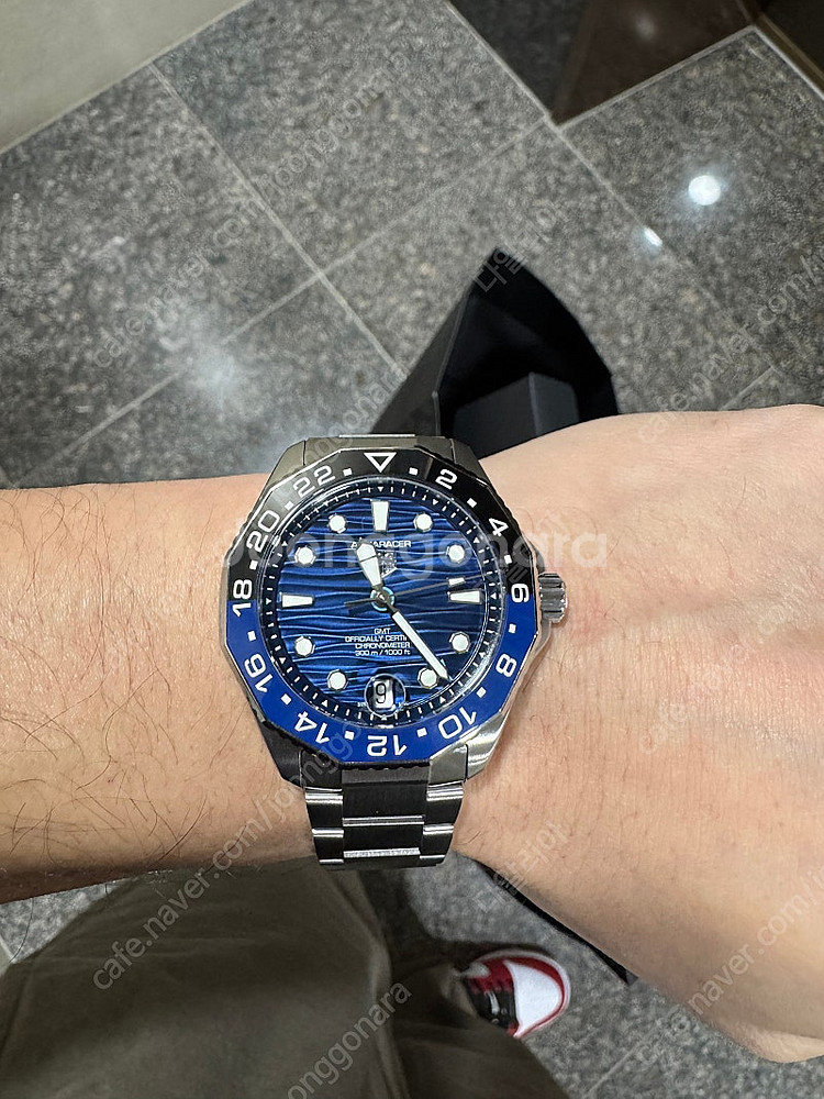 태그호이어 아쿠아레이서 GMT 43 블루 팝니다.--2