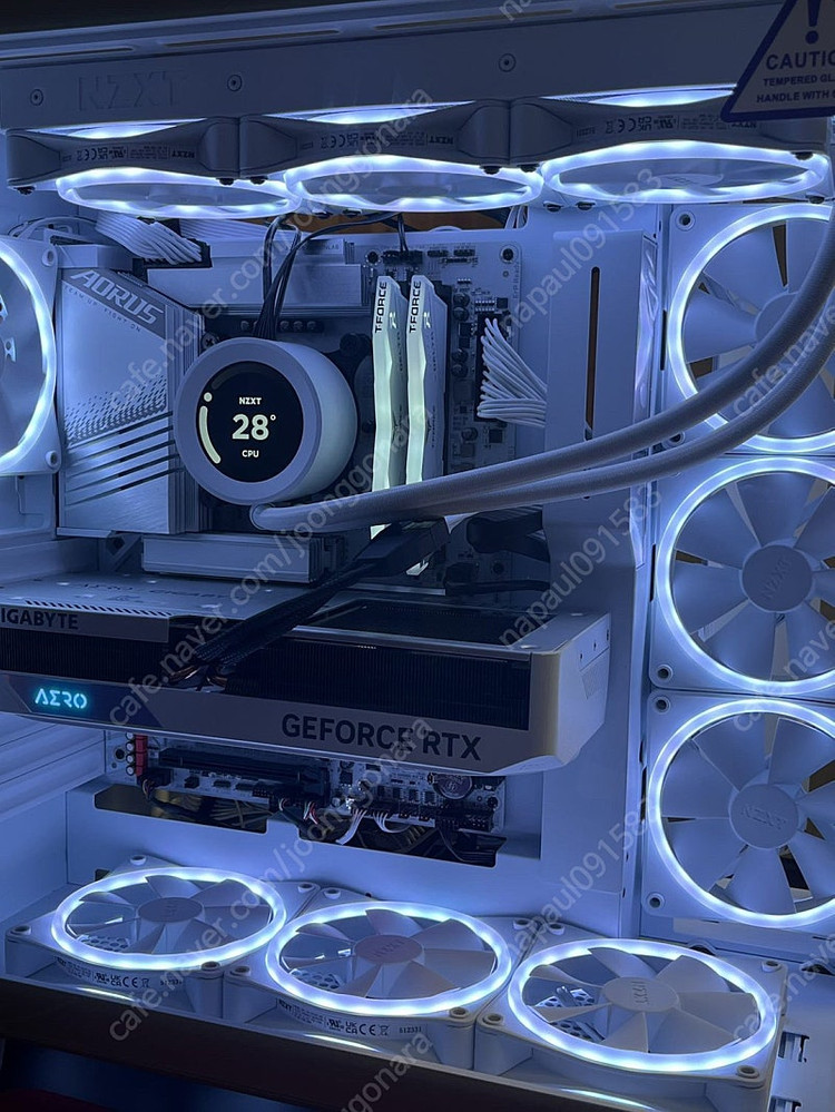 i7-14700k 4070super 화이트 본체 판매(급처)--0