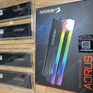 어로스 ddr4 3733 메모리팝니다.