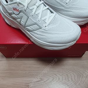 뉴발란스 1080 v13 화이트 275 2e