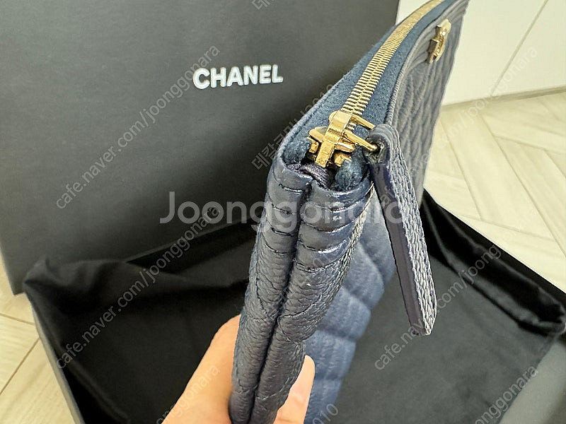 샤넬 캐비어스킨 클러치 라지 네이비--5
