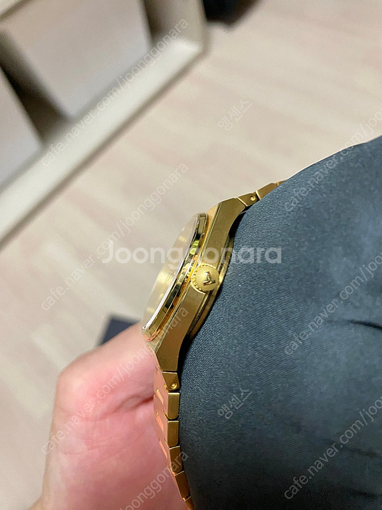티쏘 PRX 35mm 골드 쿼츠 시계 T137.210....--7