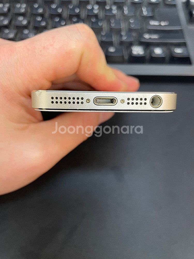 아이폰5S 골드 32GB 해외판 가성비좋은 중고6만팝니...--5