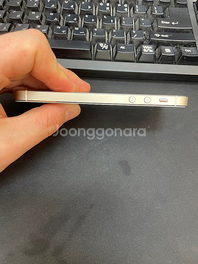 아이폰5S 골드 32GB 해외판 가성비좋은 중고6만팝니...--6
