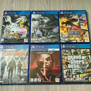 PS4 여러종류 게임 타이틀 CD 팝니다 (GTA5 해적무쌍3 몬스터헌터월드 더디비전)