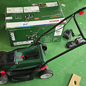 보쉬 무선 잔디깍기 Universal Rotak 2x18v-37-550 새상품