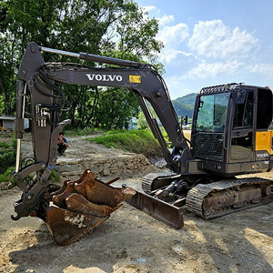 볼보 02급 중고굴삭기 EC60E PRO 2022년 2500시간 코집 풀세트 구성