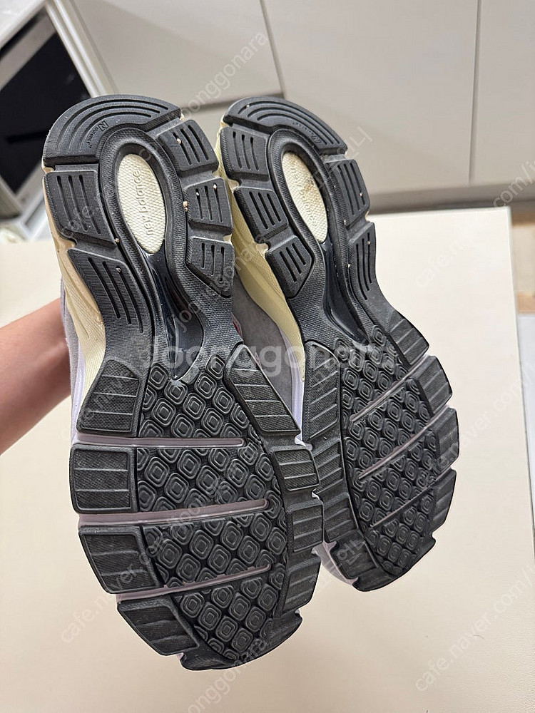 뉴발란스 990 v4 kith 260사이즈--3