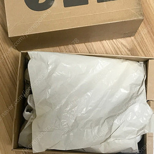 아디다스 이지부스트 350v2 트리플화이트 cp9366 판매합니다.