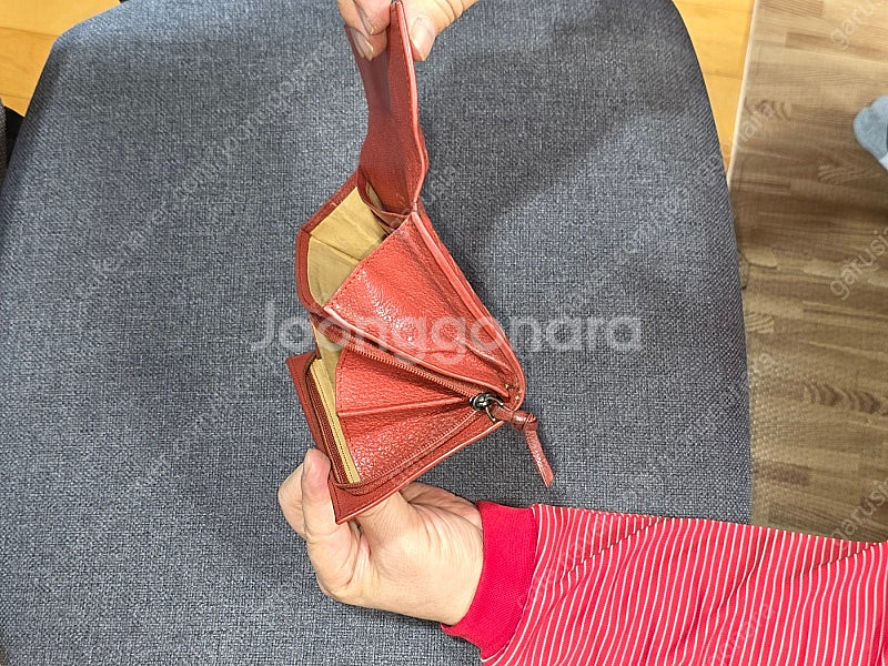 보테가베네타 여성용 장지갑 판매 합니다.--2