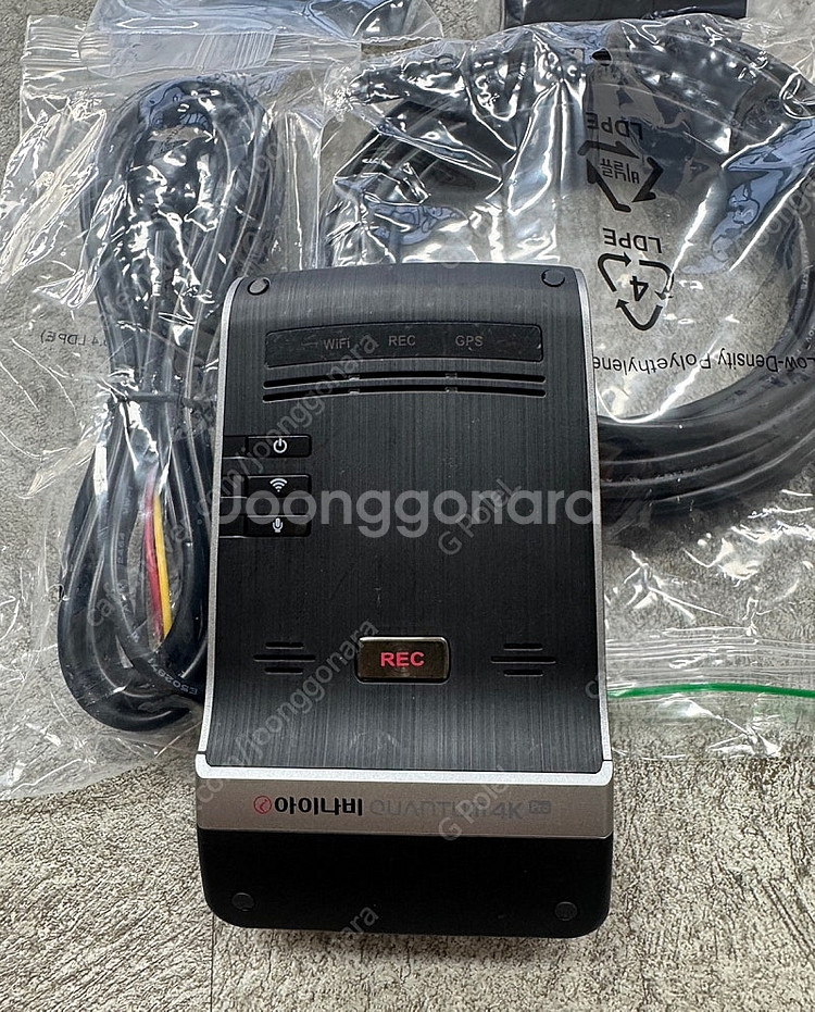 아이나비 퀀텀4K PRO 64G 블랙박스 팝니다.--1